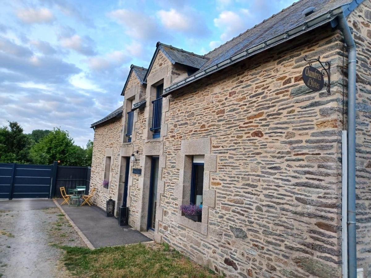 Au Petit Bonheur De Claire Et Jo Bed & Breakfast La Chapelle-Caro Exterior foto