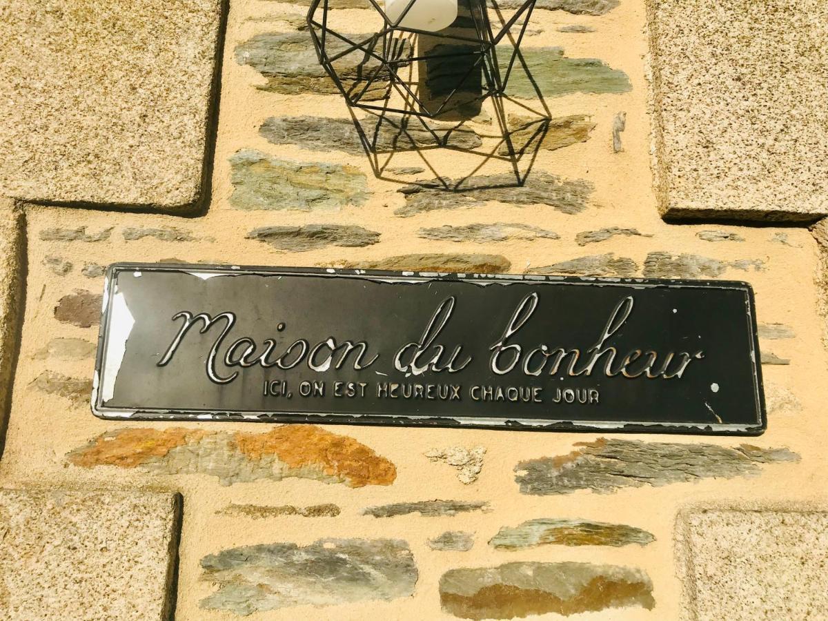 Au Petit Bonheur De Claire Et Jo Bed & Breakfast La Chapelle-Caro Exterior foto